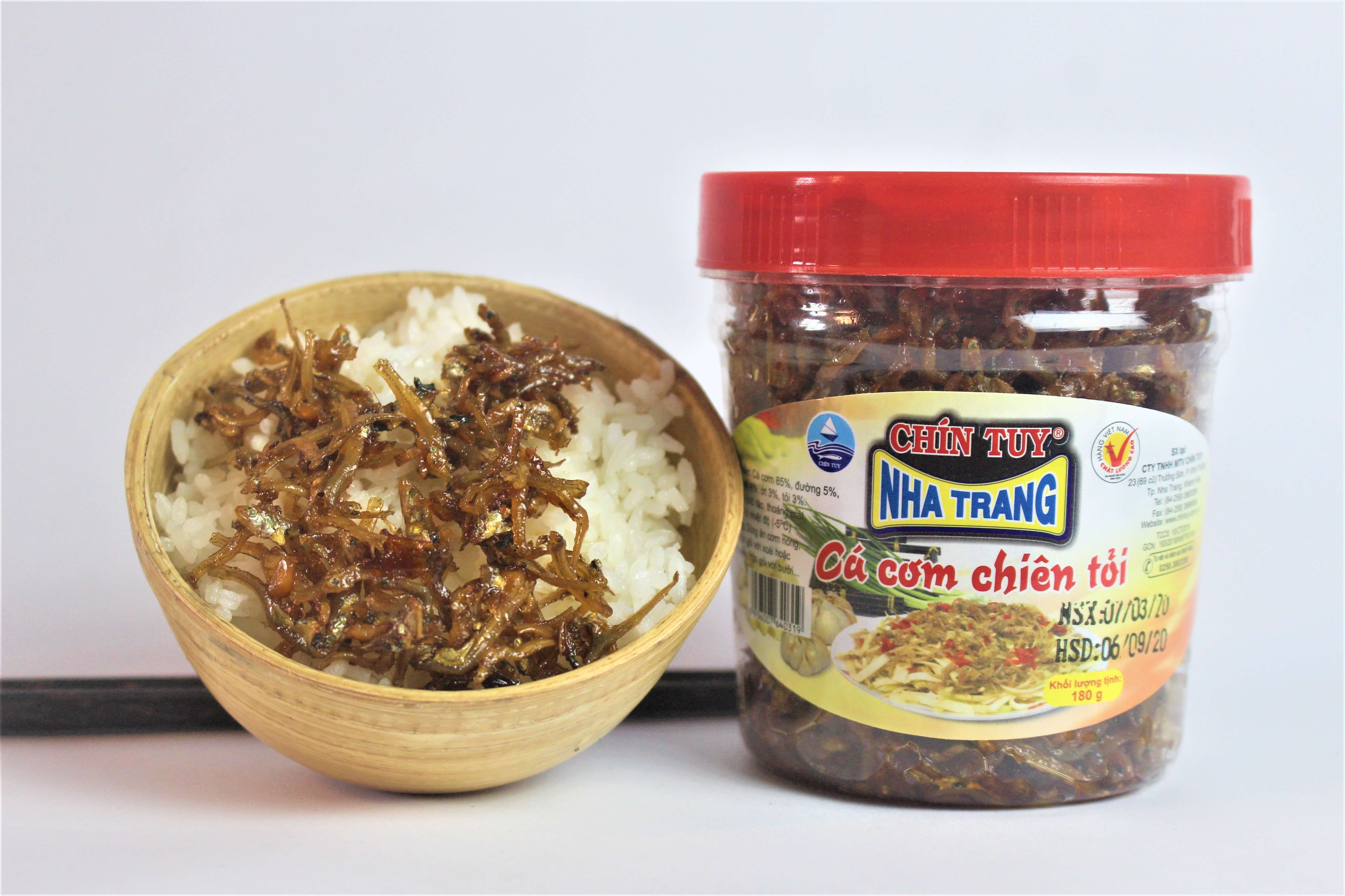 Cá cơm chiên tỏi - đặc sản Nha Trang